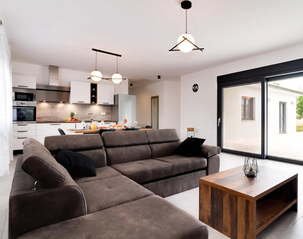 Villa L&Z Glavani
